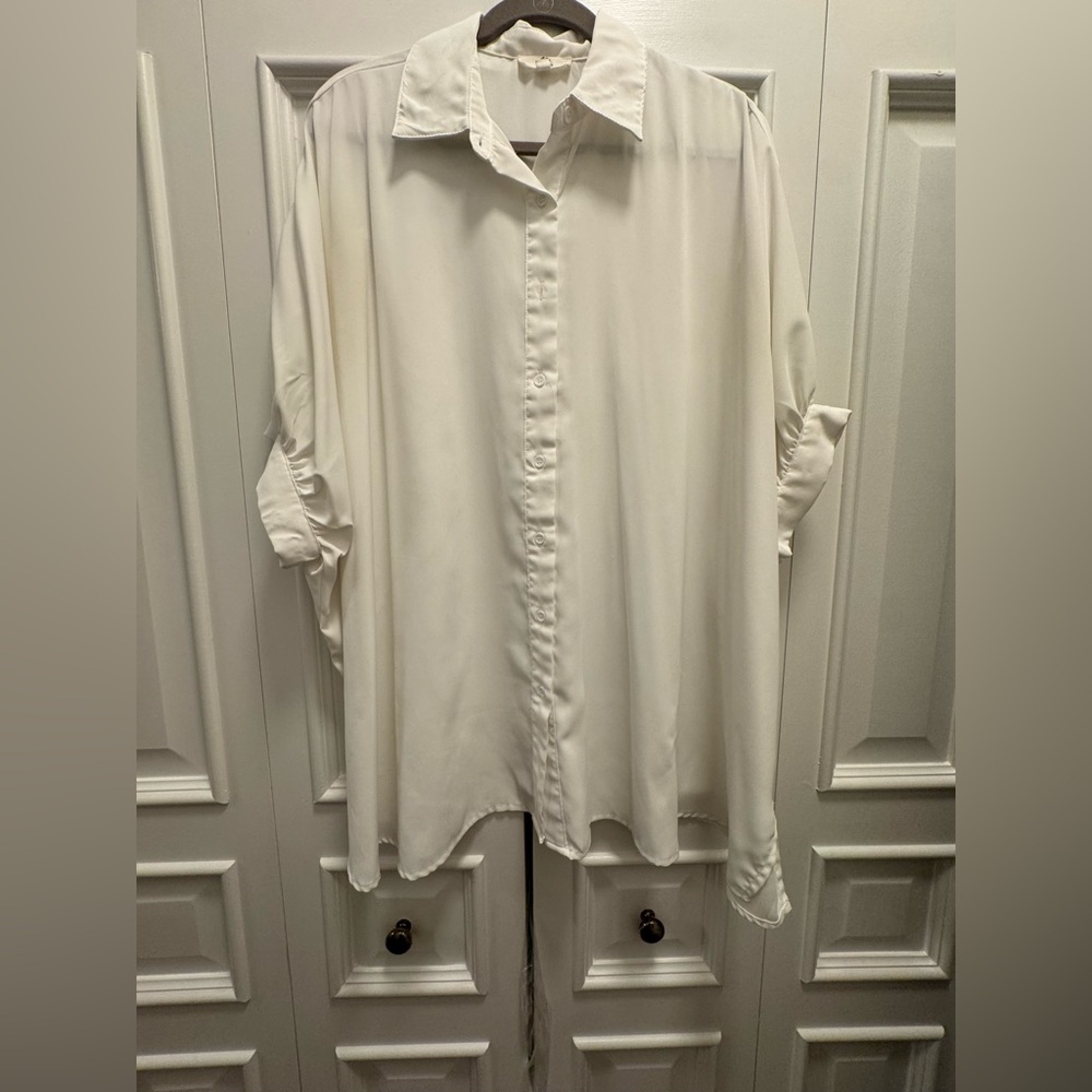 Women’s white button down with puffy sleeves blouse from Entro